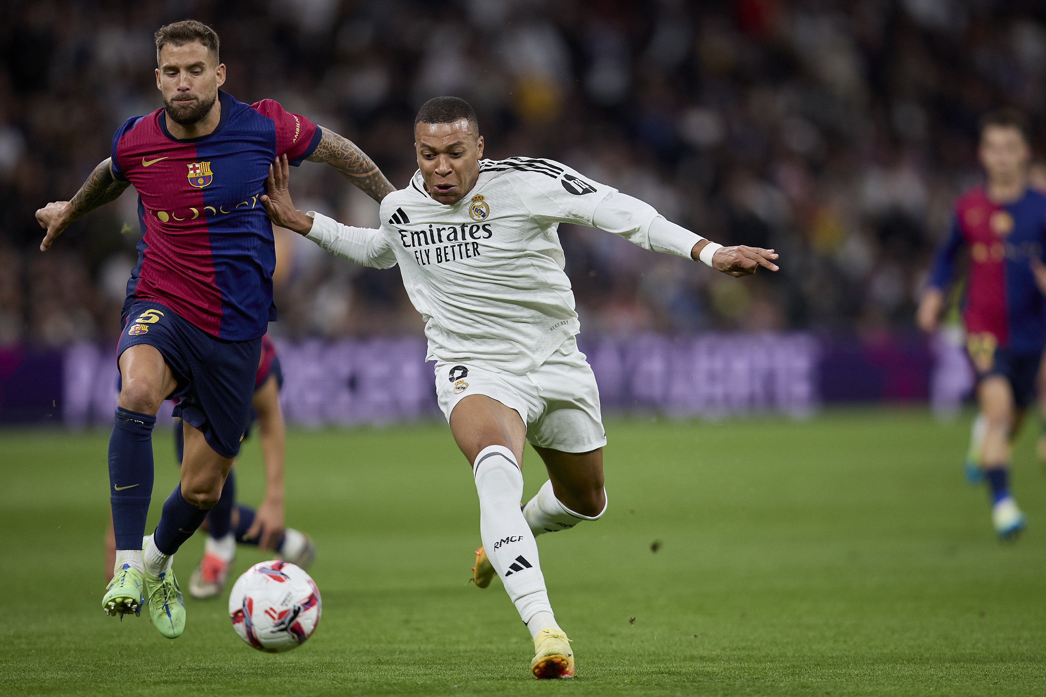 姆巴佩赛事官方发布突破纪录新规，篮网争议不断！(姆巴佩踢球视频)-在线游戏